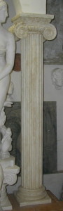 LV 111 Colonna Corinzia con capitello ionico 